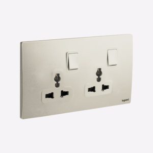 Ổ cắm đôi đa năng 16A Legrand Mallia Senses 281122MW màu trắng 8 Ổ cắm đôi đa năng 16A Legrand Mallia Senses 281122CH